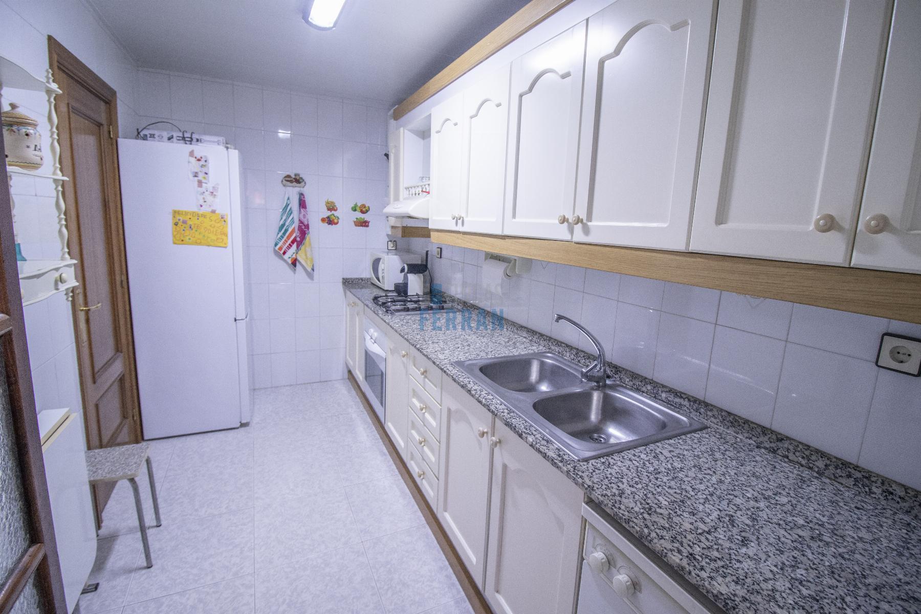 For sale of house in Coma - Ruga