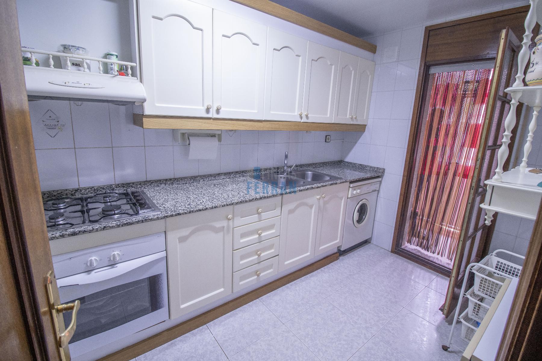 For sale of house in Coma - Ruga
