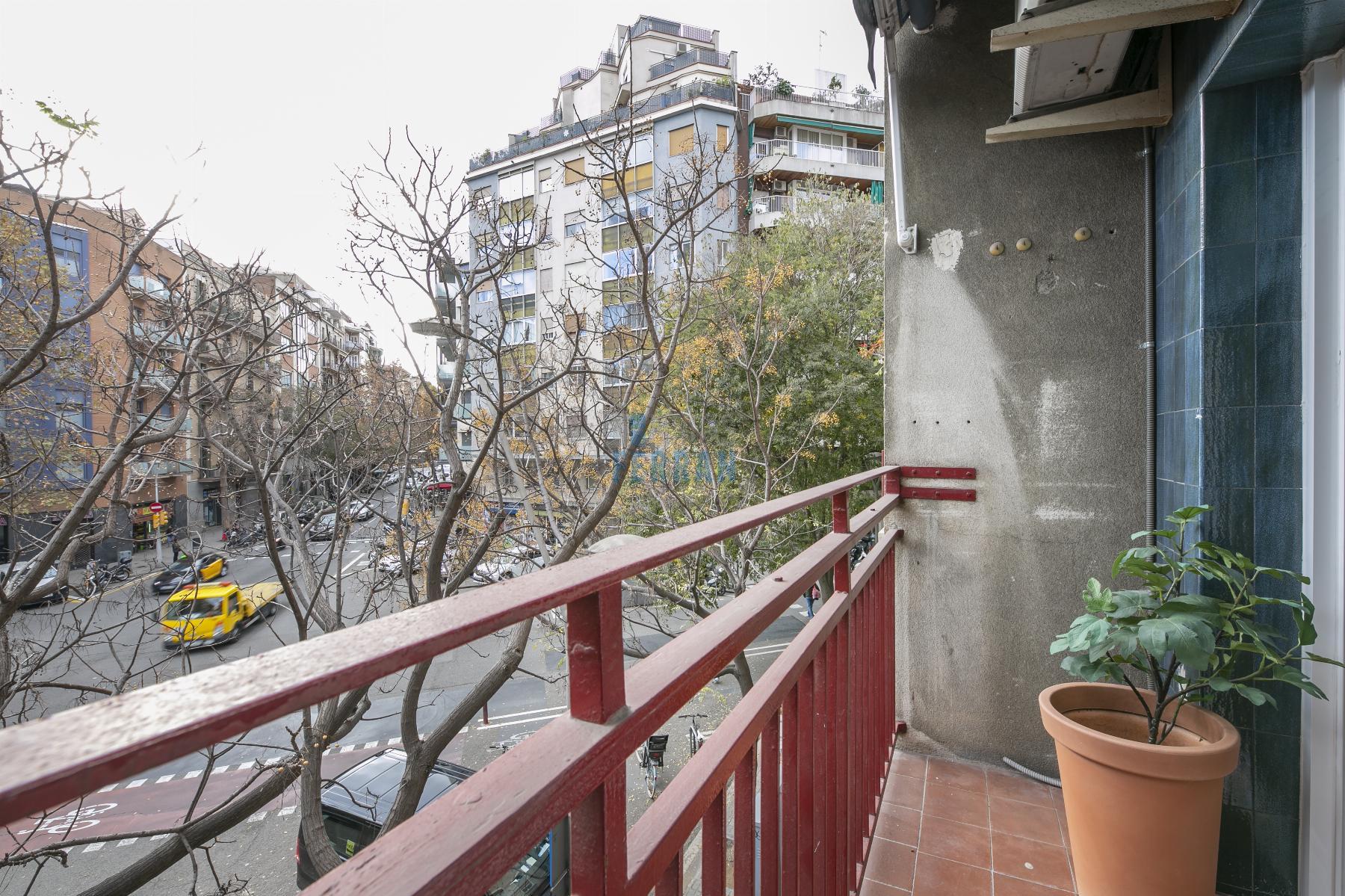 For sale of flat in Barcelona