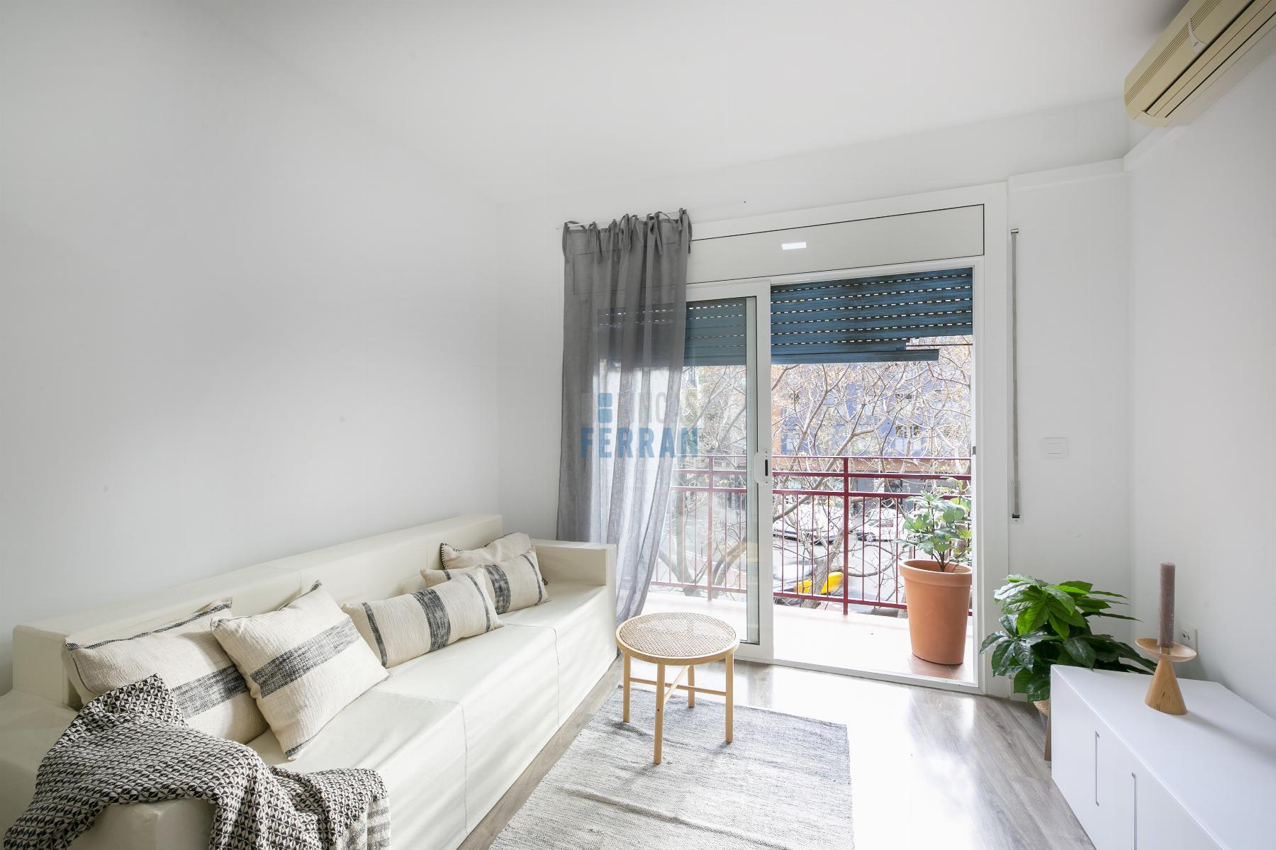 For sale of flat in Barcelona