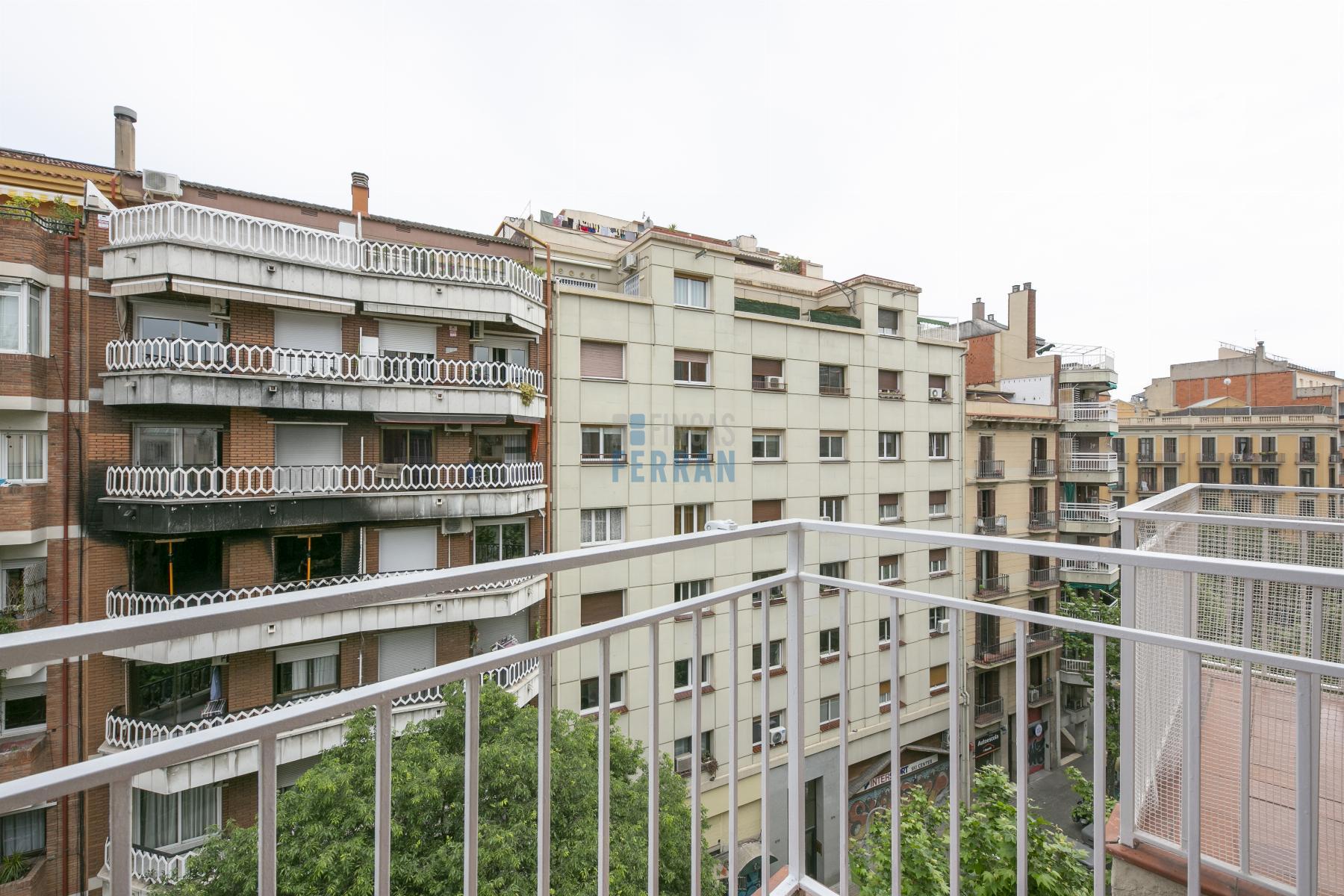 For sale of flat in Barcelona