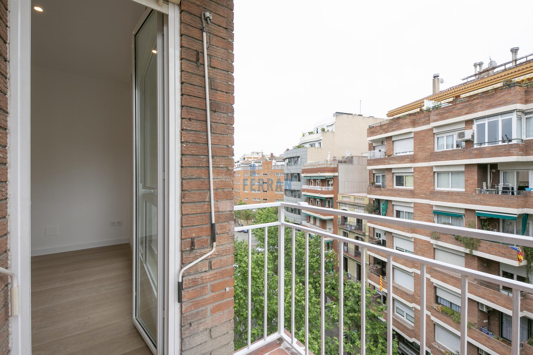 For sale of flat in Barcelona