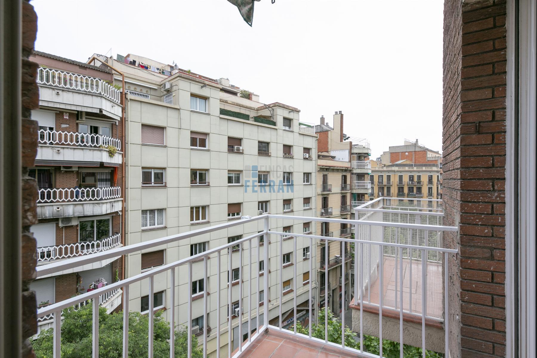 For sale of flat in Barcelona