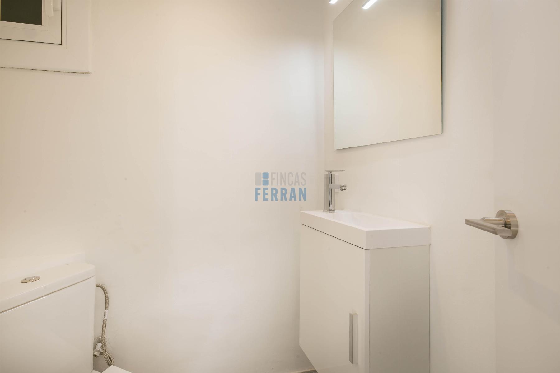 For sale of flat in Barcelona