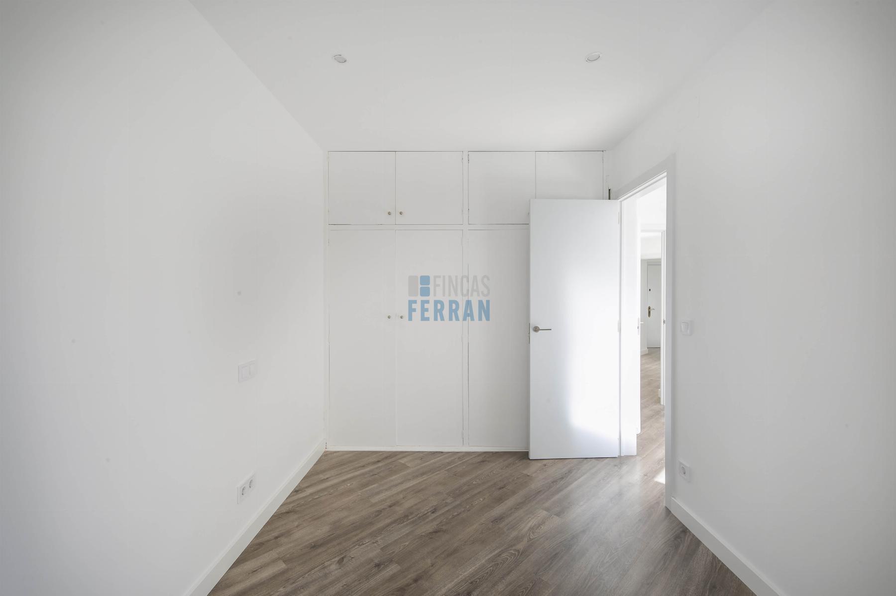 For sale of flat in Barcelona