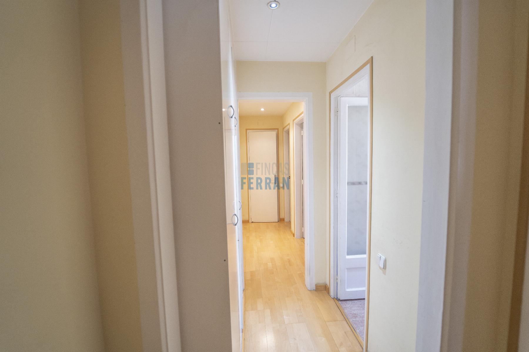 For sale of flat in Barcelona