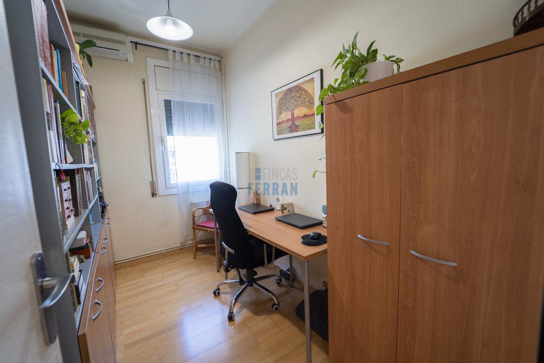 For sale of flat in Barcelona