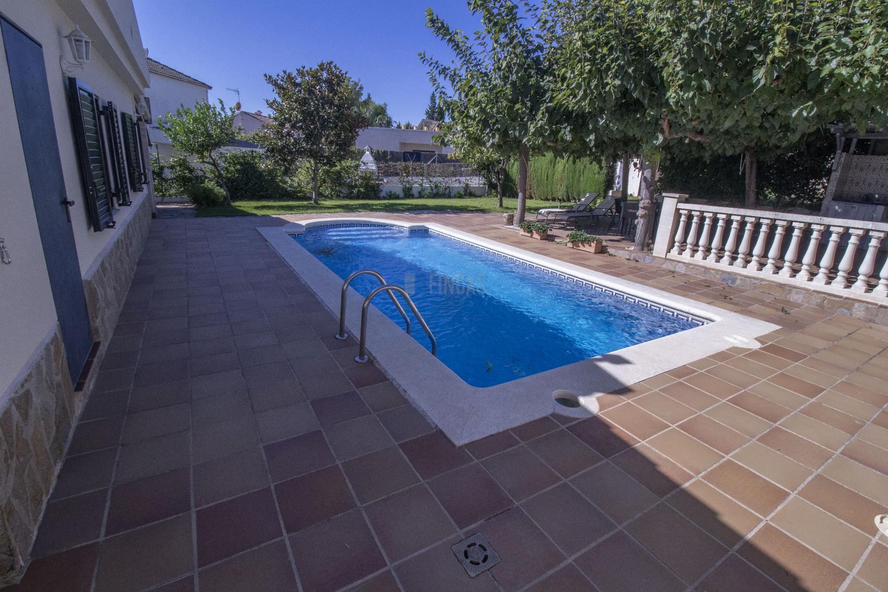 Venta de casa en Coma - Ruga