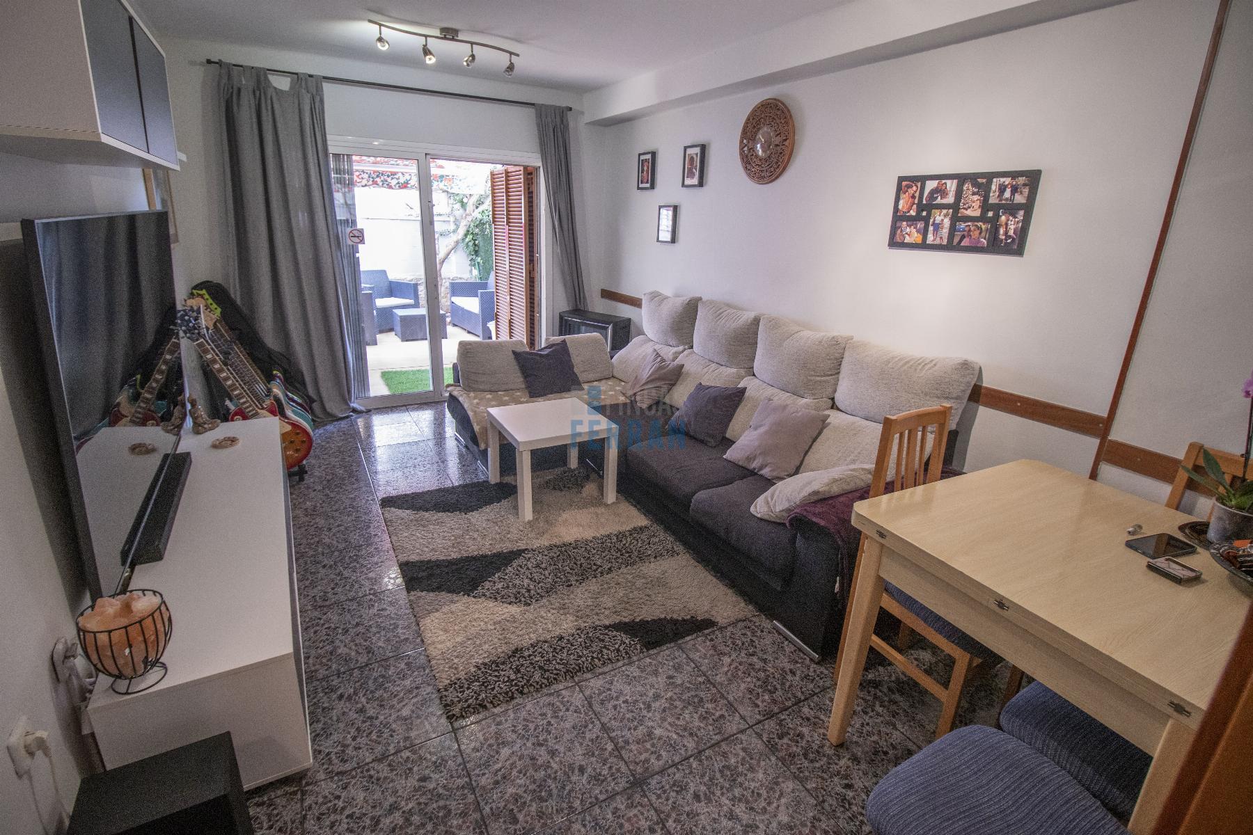 For sale of ground floor in Coma - Ruga