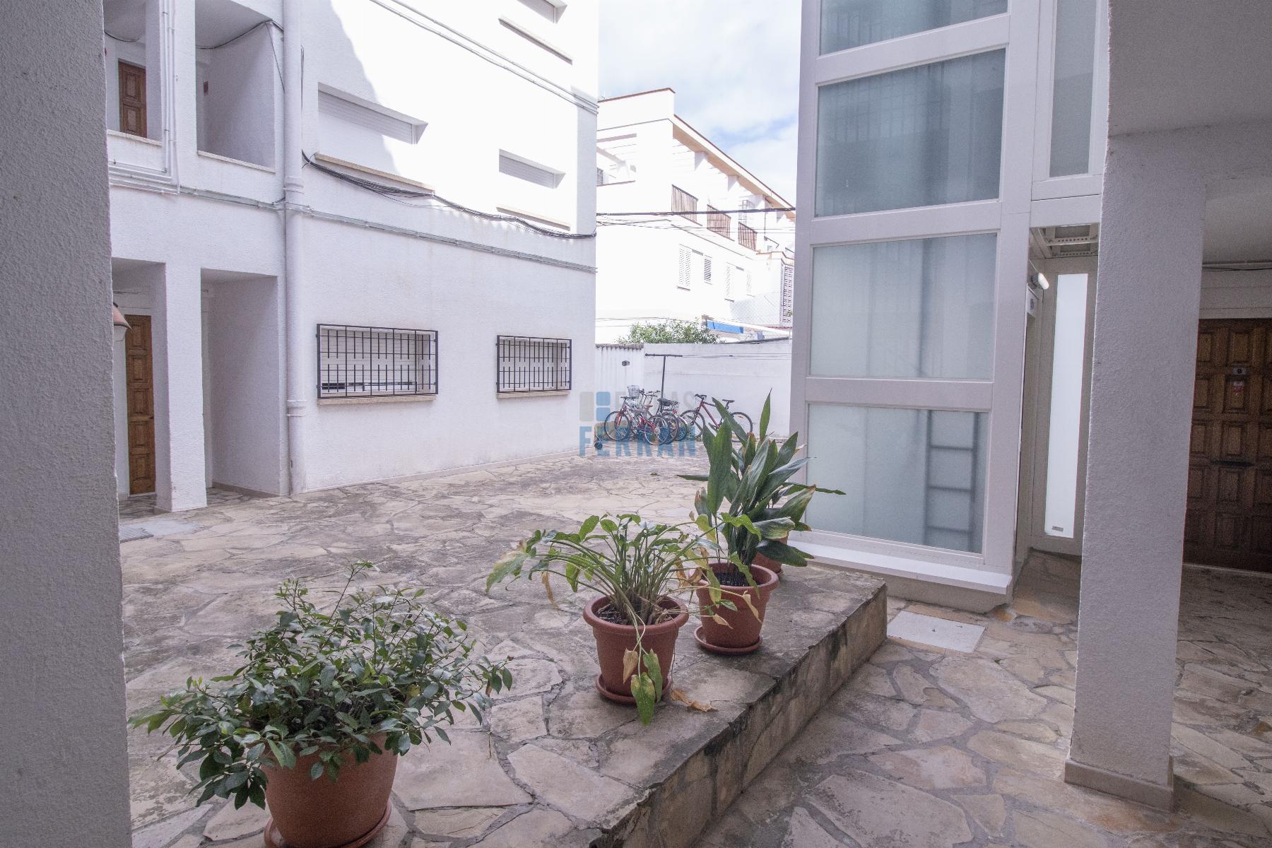 For sale of ground floor in Coma - Ruga