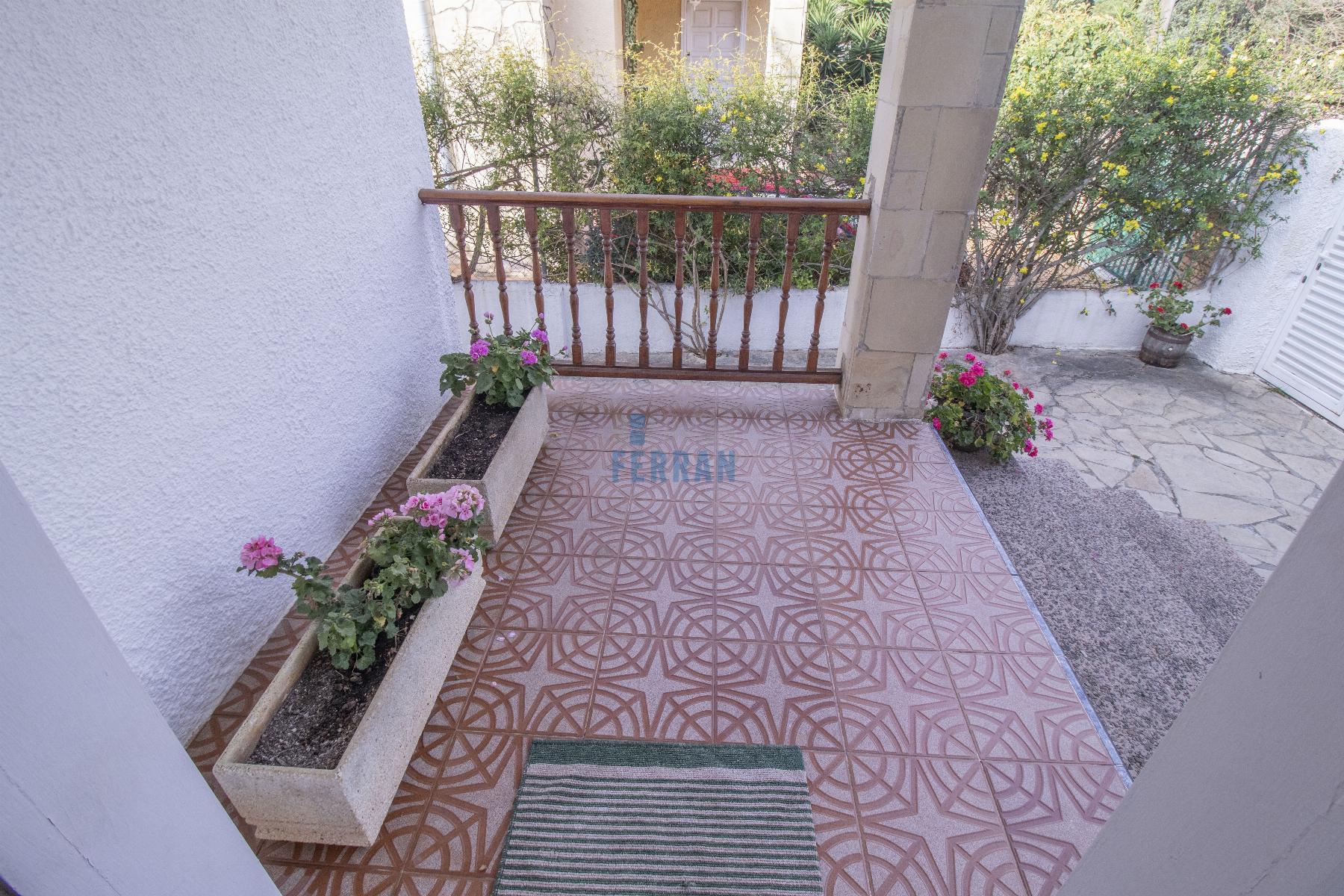 For sale of house in Coma - Ruga