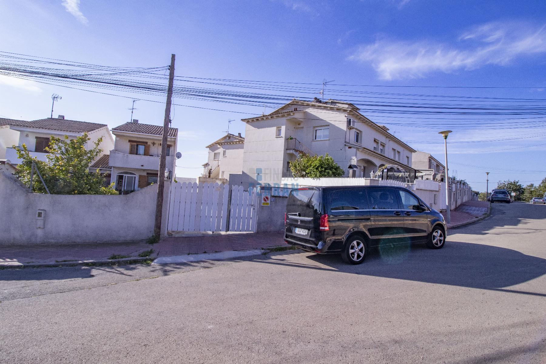 For sale of ground floor in Coma - Ruga
