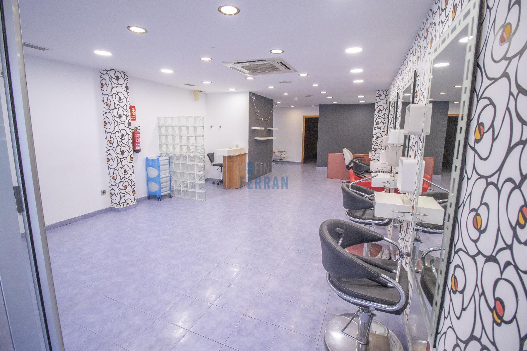 For sale of commercial in Coma - Ruga