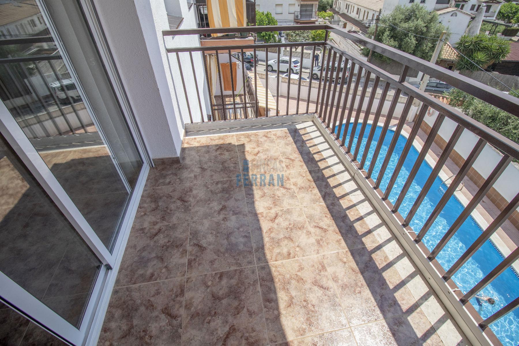 For sale of apartment in Coma - Ruga
