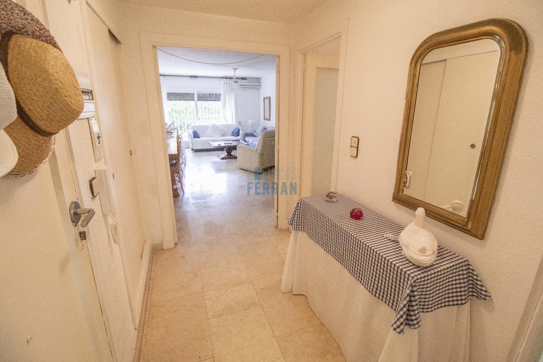 For sale of ground floor in Coma - Ruga