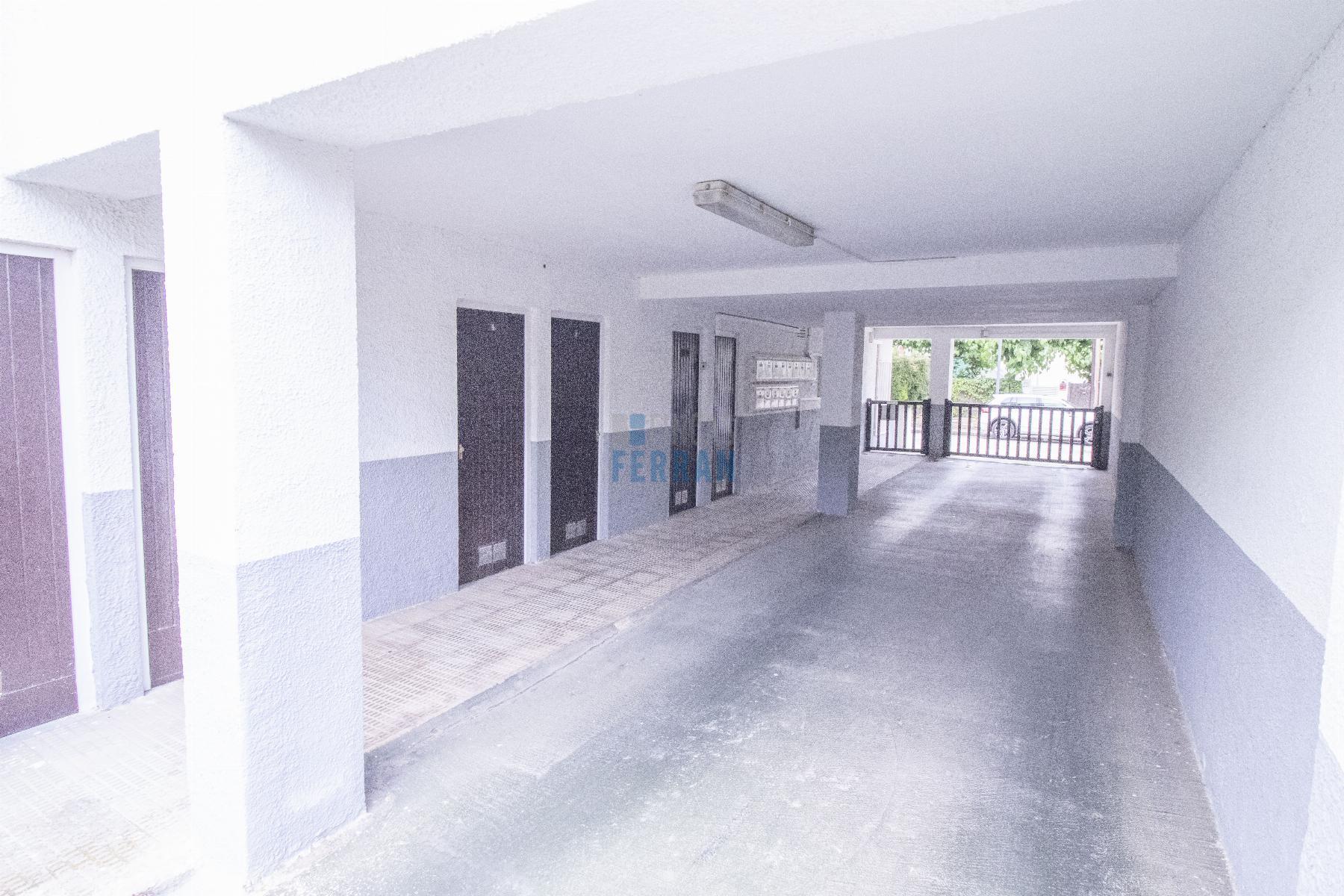 For sale of ground floor in Coma - Ruga