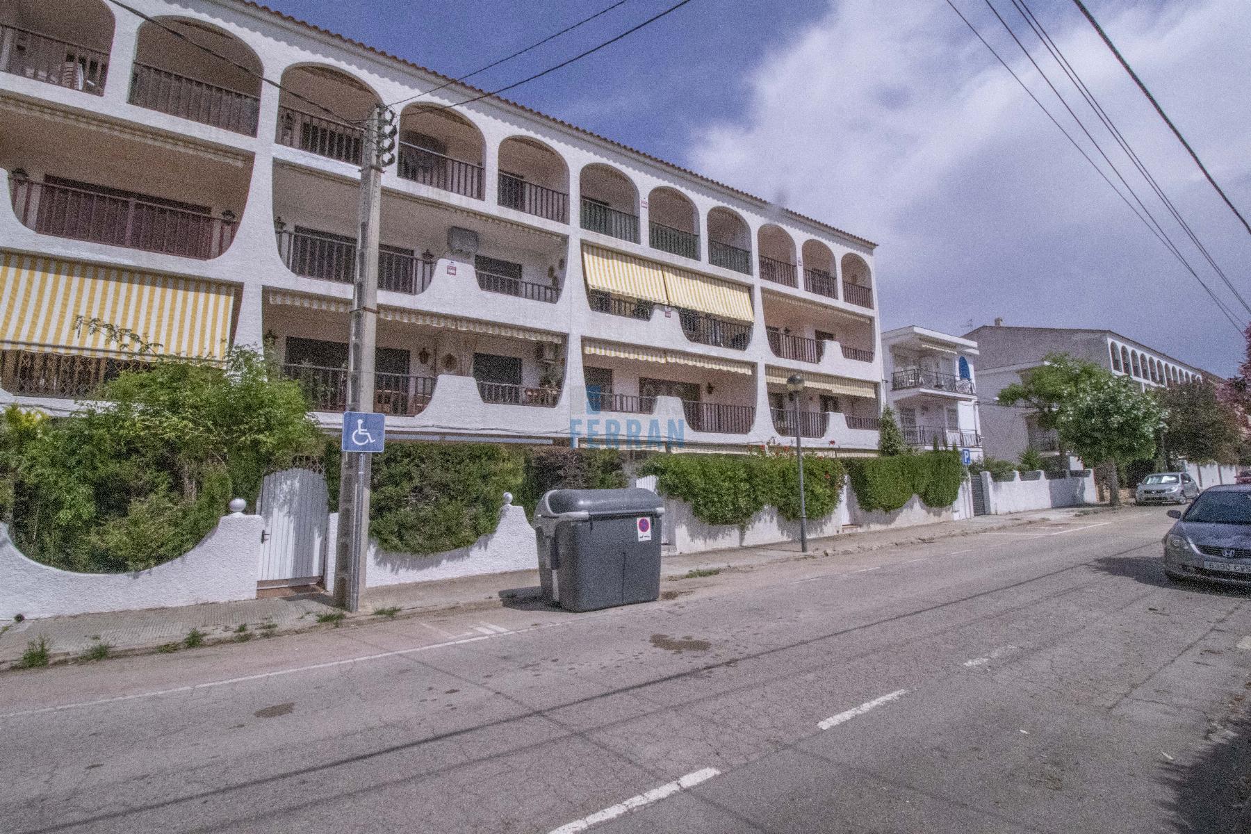 For sale of ground floor in Coma - Ruga