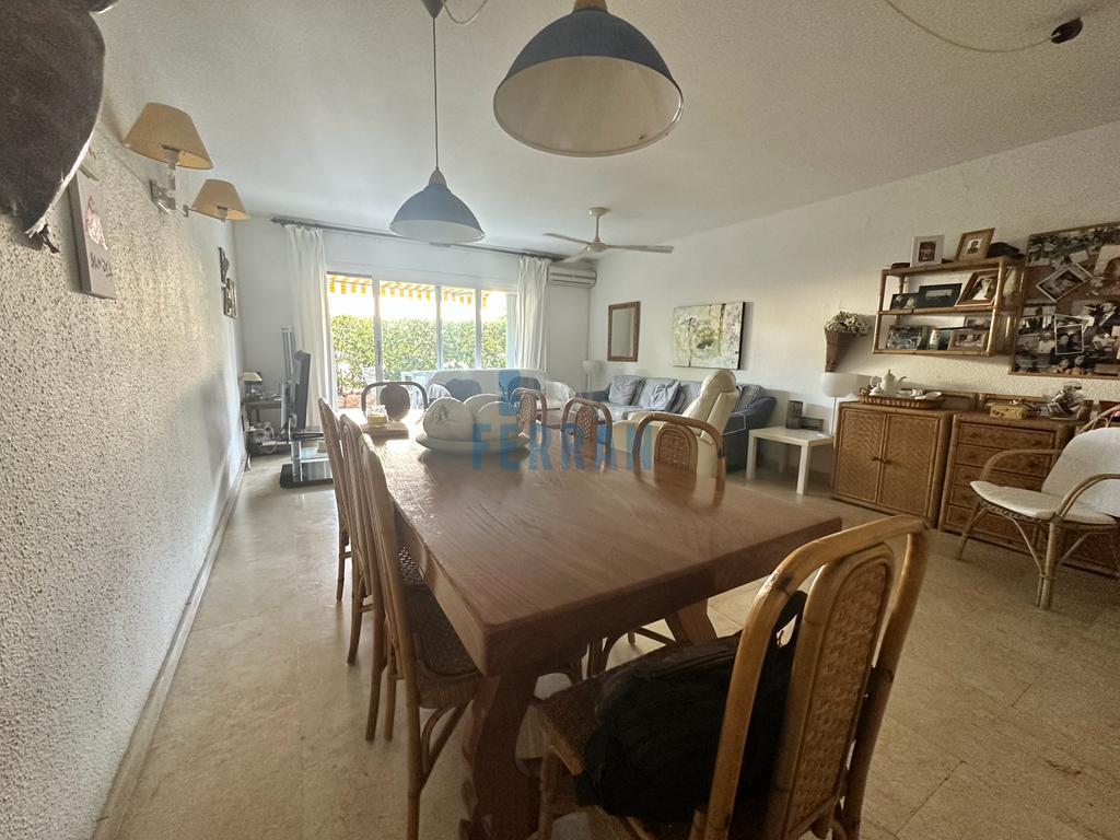 For sale of ground floor in Coma - Ruga