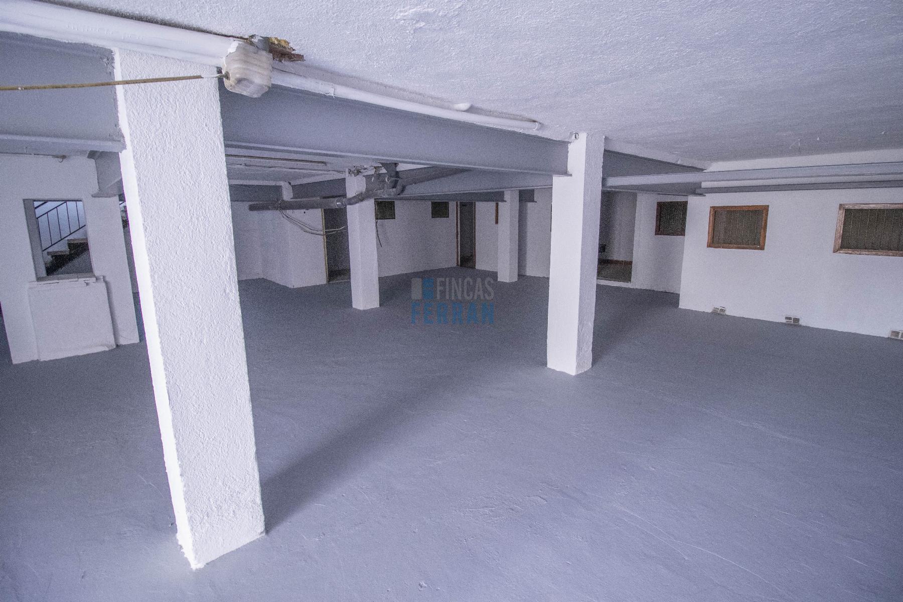 For sale of garage in Coma - Ruga