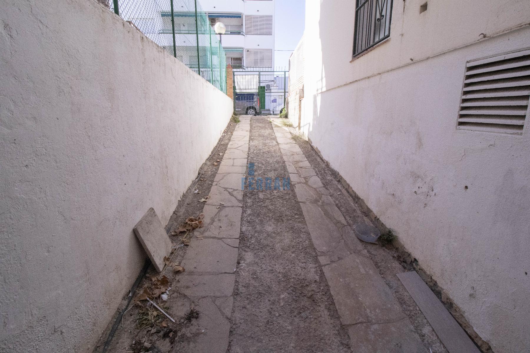 For sale of garage in Coma - Ruga