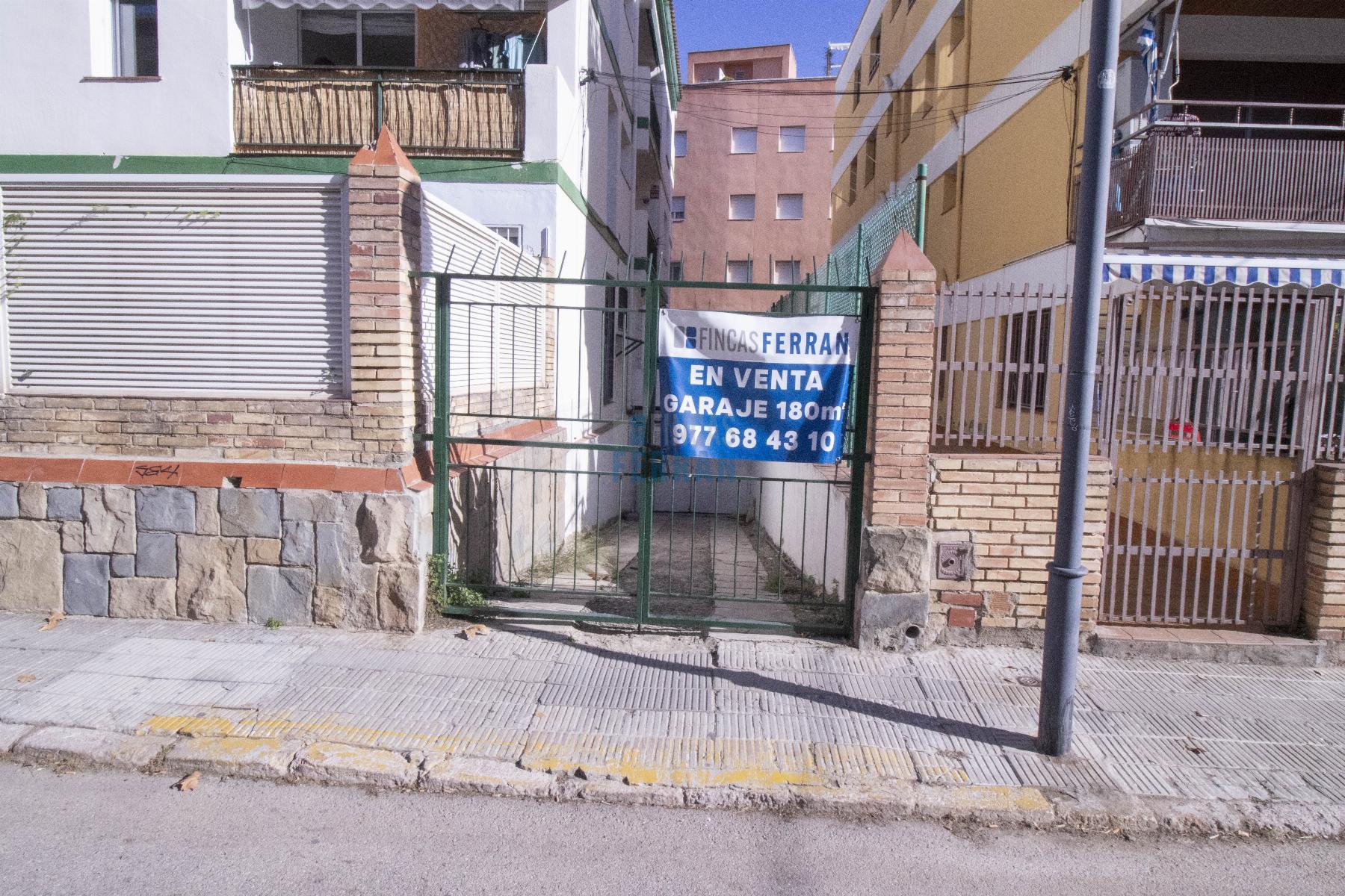 For sale of garage in Coma - Ruga