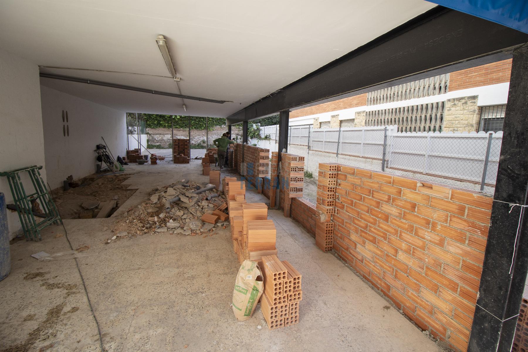 For sale of ground floor in Coma - Ruga