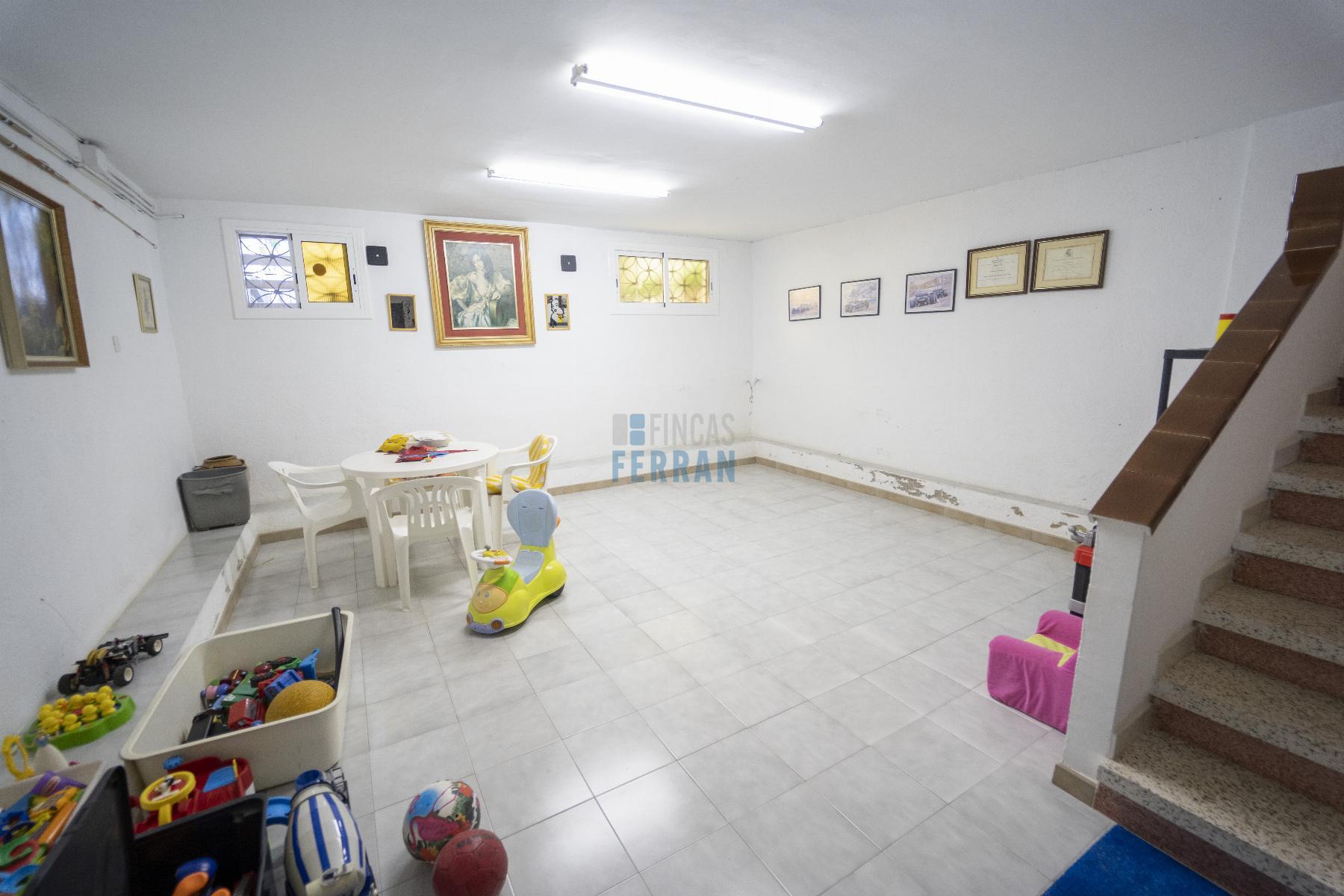 Venda de casa a Roda de Barà
