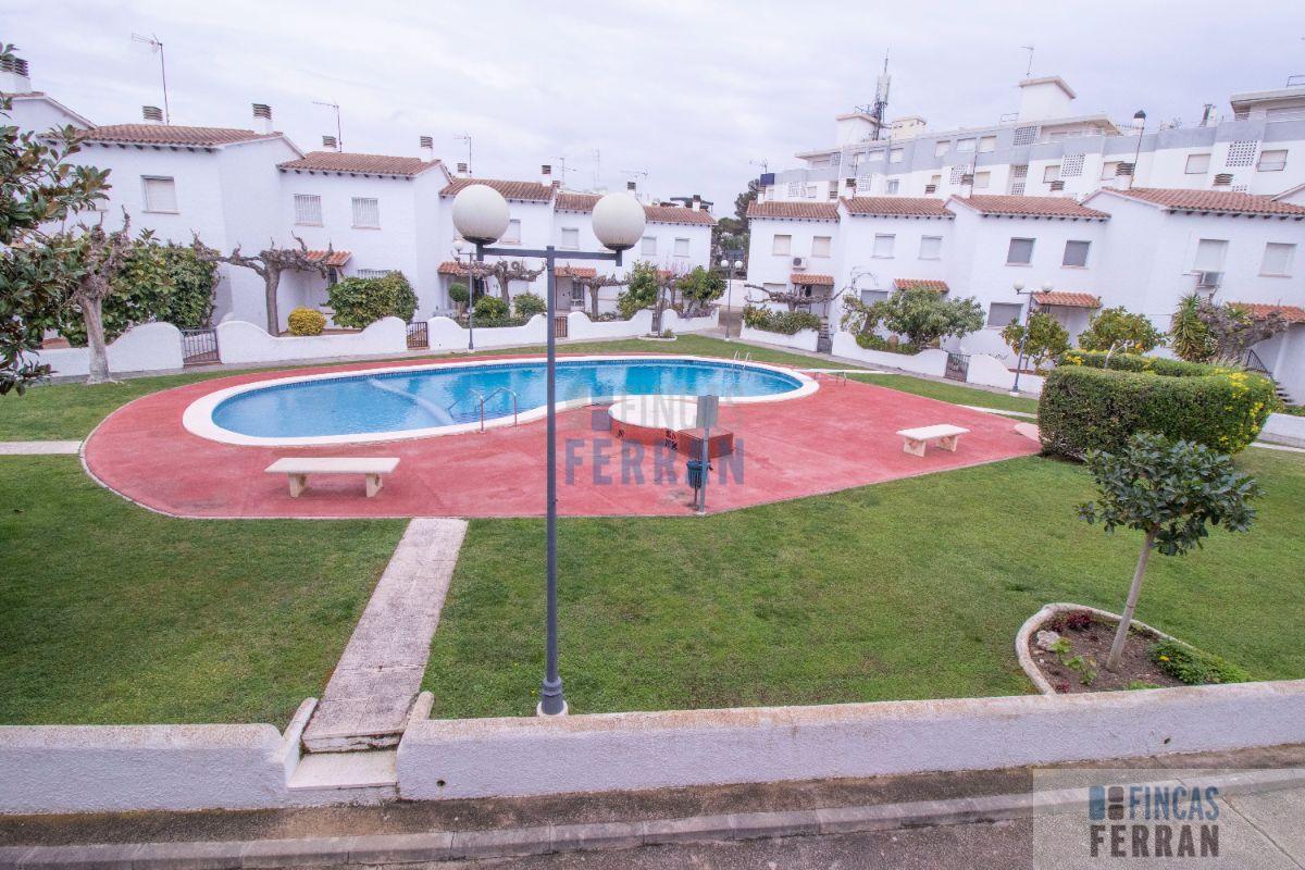 Venda de casa a Roda de Barà
