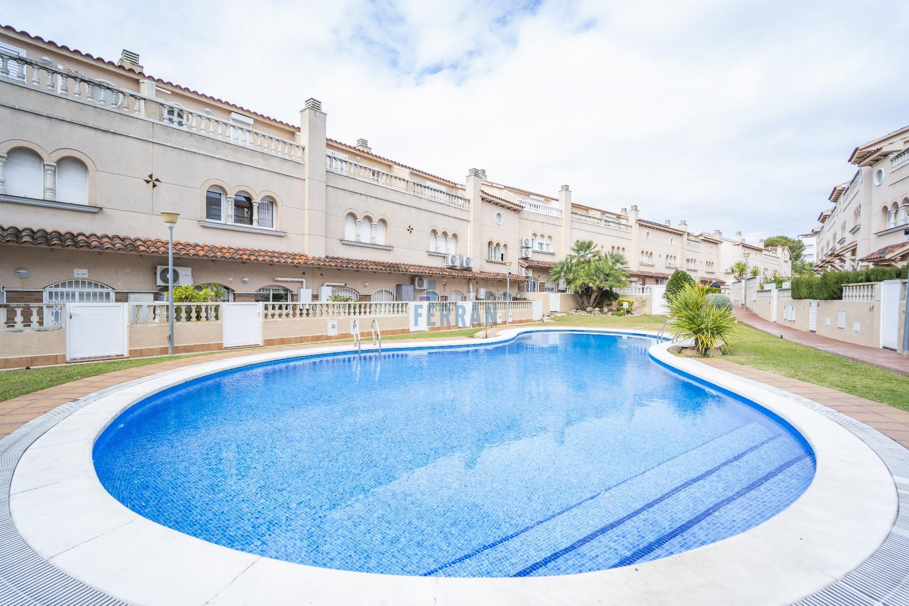 Venta de casa en Coma - Ruga