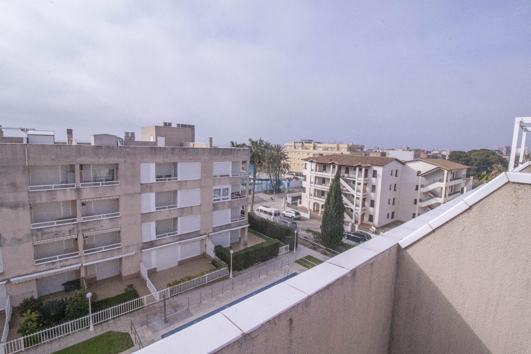 For sale of penthouse in Coma - Ruga