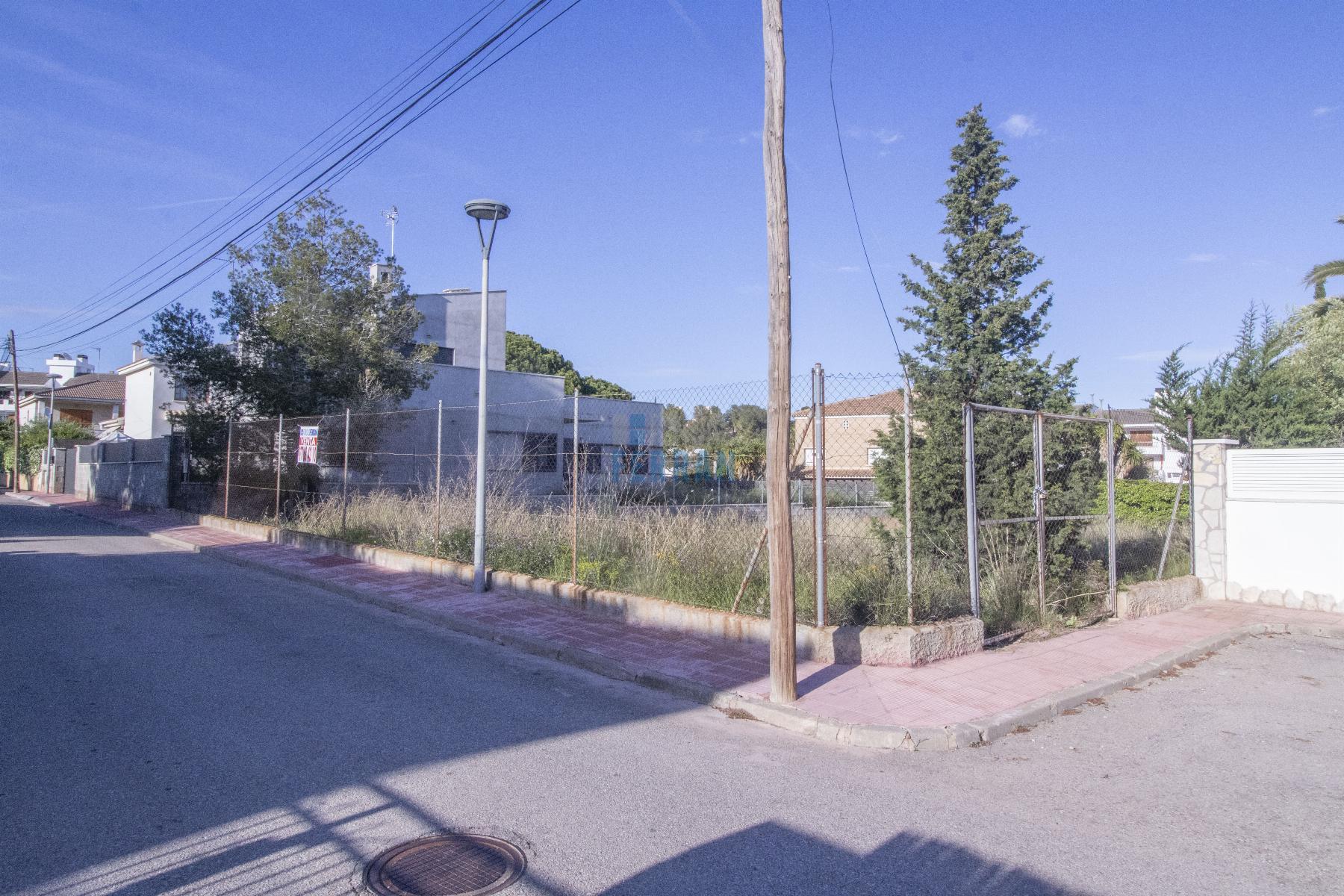 Venta de terreno en Coma - Ruga