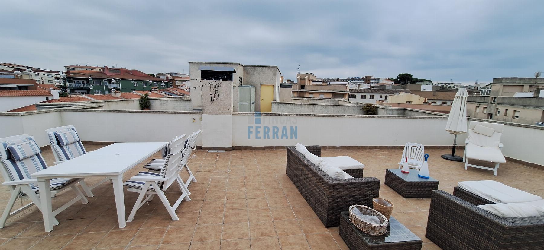 For sale of penthouse in Coma - Ruga