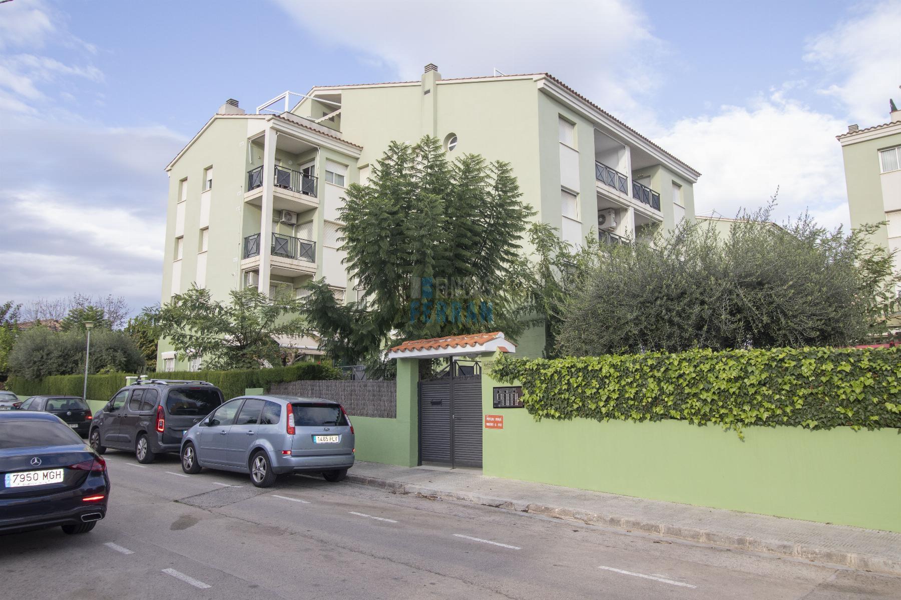 For sale of ground floor in Coma - Ruga