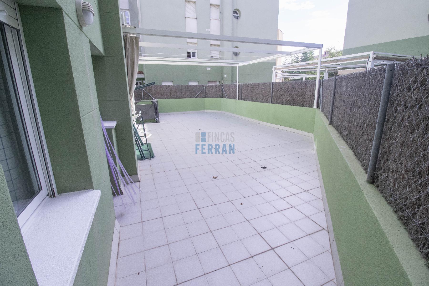 For sale of ground floor in Coma - Ruga