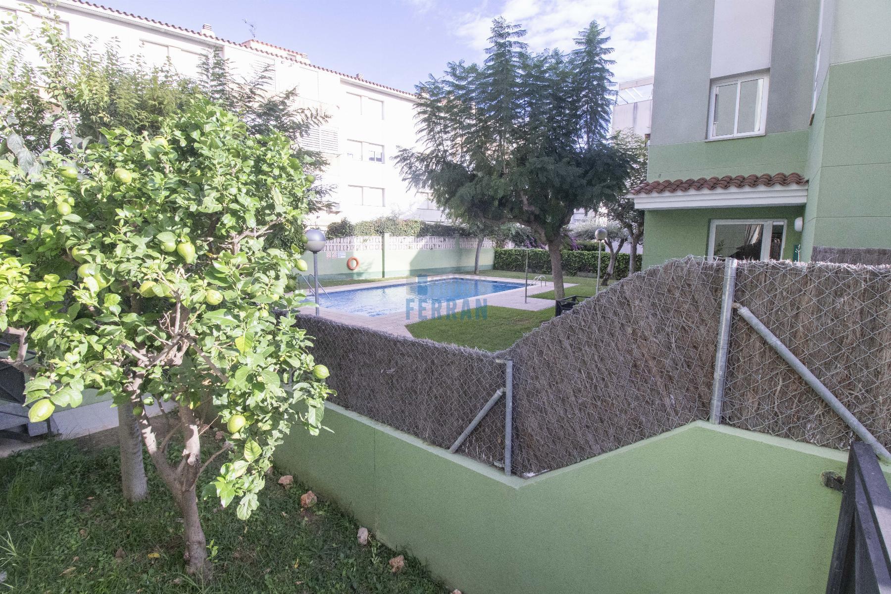 For sale of ground floor in Coma - Ruga