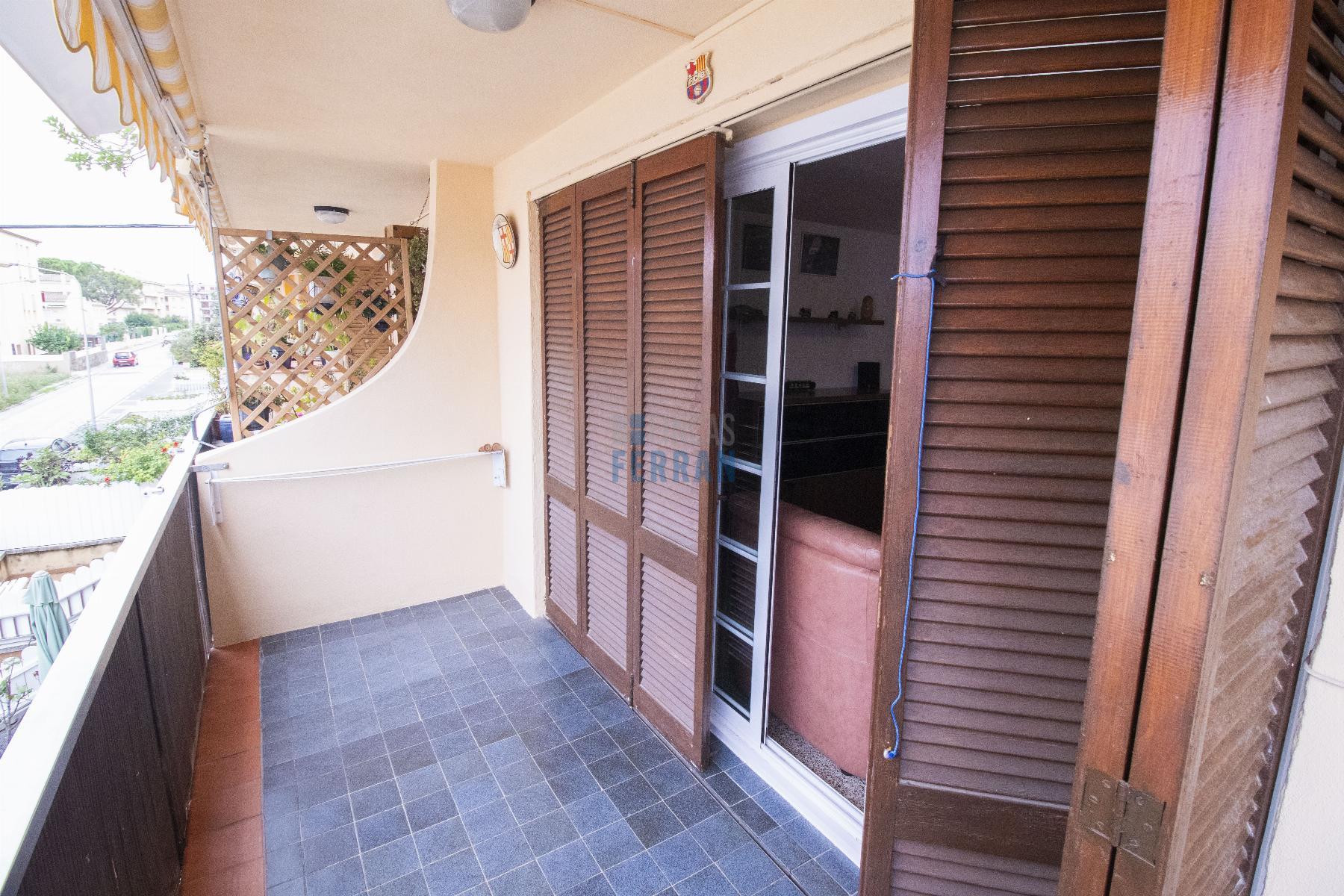 For sale of apartment in Coma - Ruga