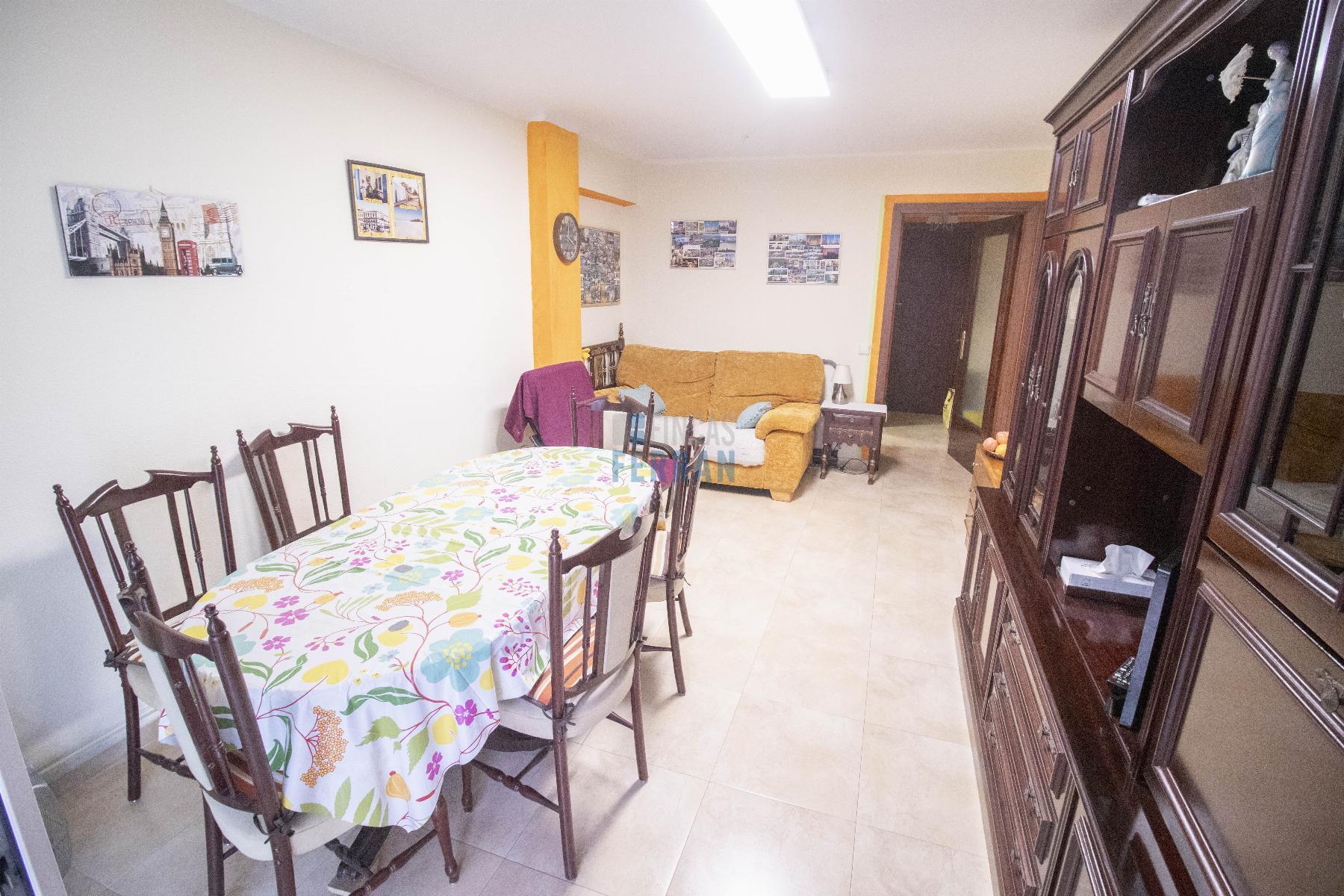For sale of ground floor in Coma - Ruga