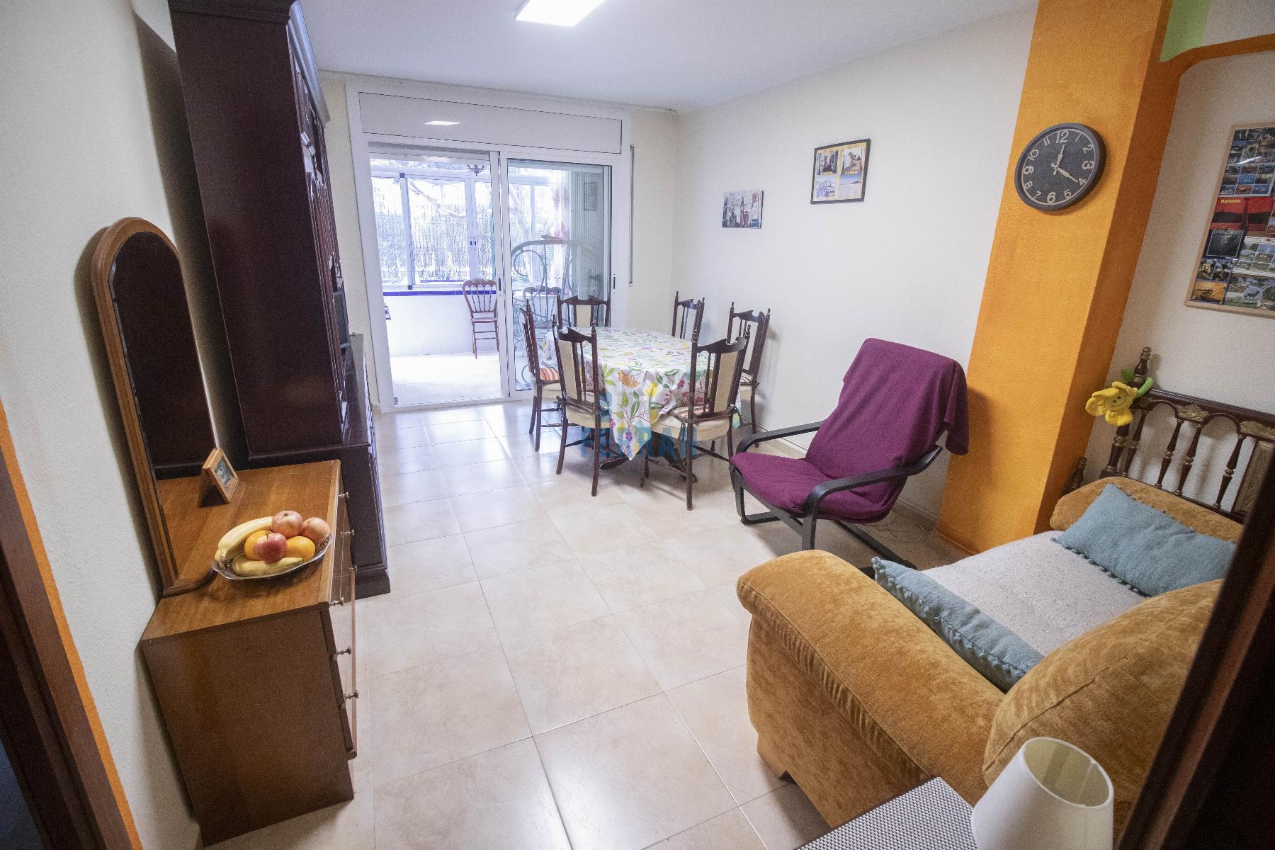 For sale of ground floor in Coma - Ruga