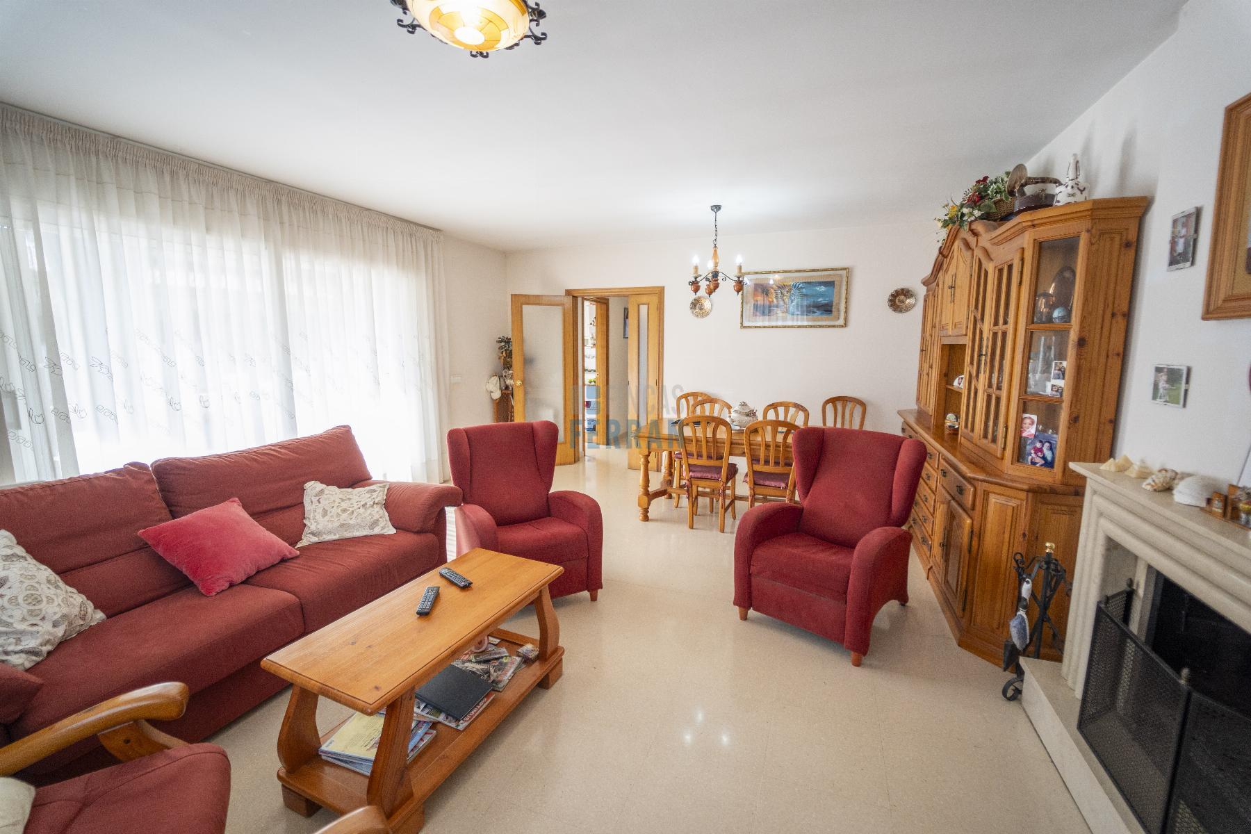 For sale of house in Coma - Ruga