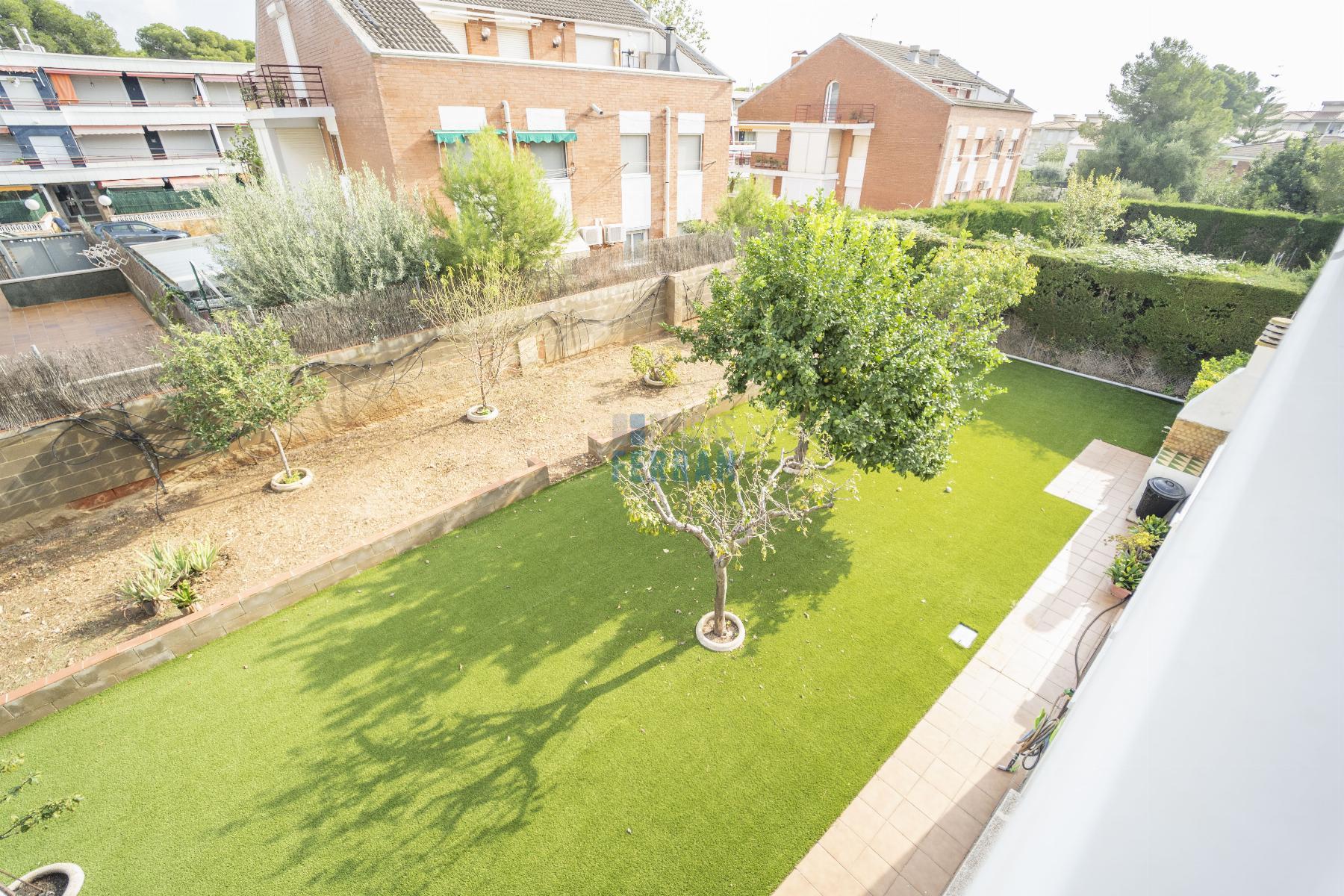 For sale of house in Coma - Ruga