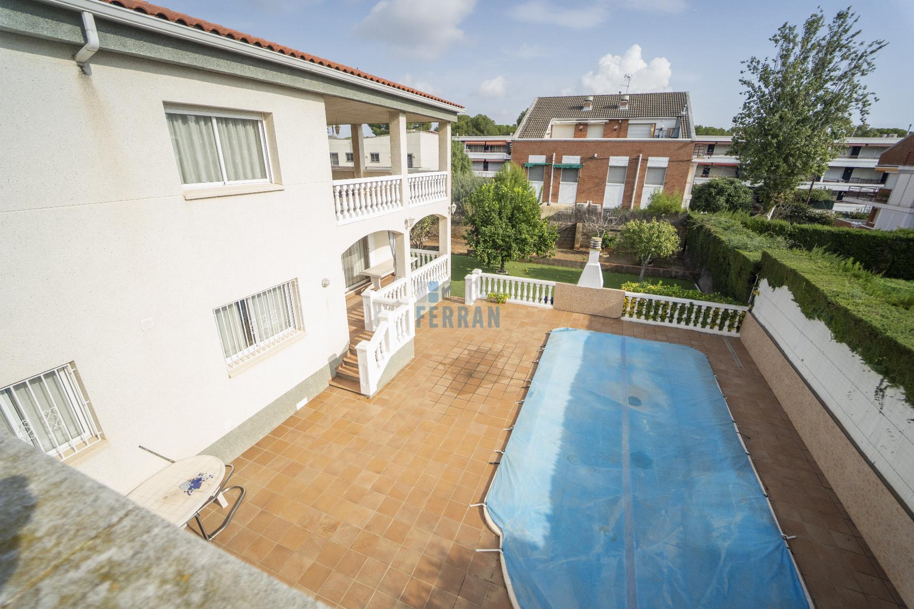 For sale of house in Coma - Ruga