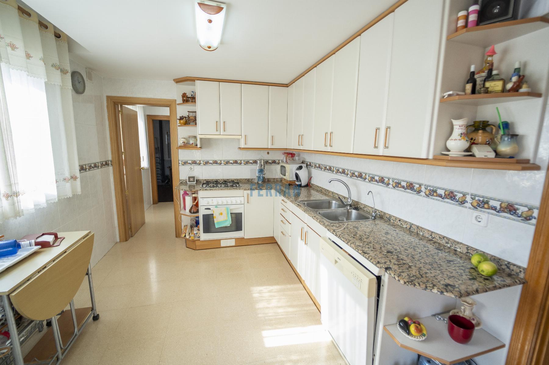 For sale of house in Coma - Ruga