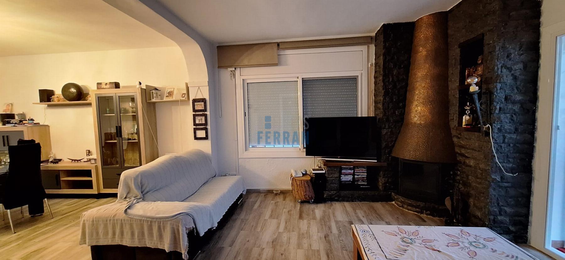 For sale of house in Coma - Ruga