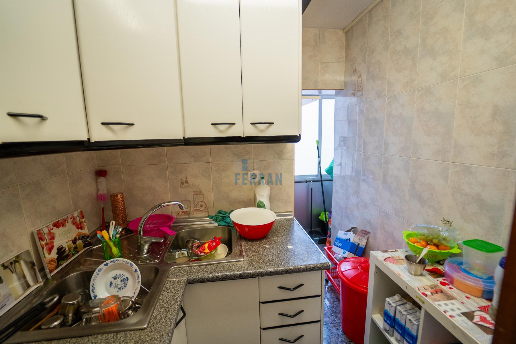 For sale of flat in Santa Coloma de Gramanet
