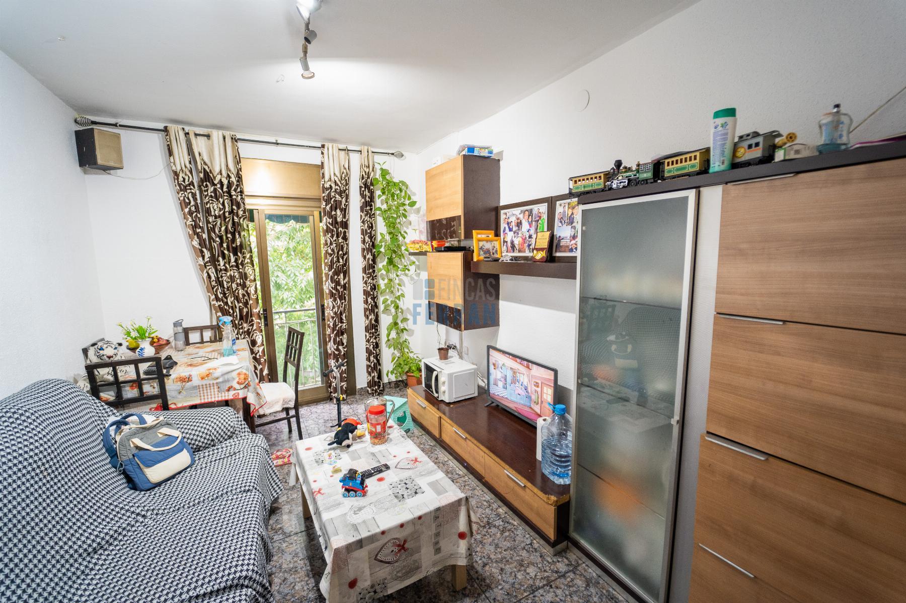 For sale of flat in Santa Coloma de Gramanet