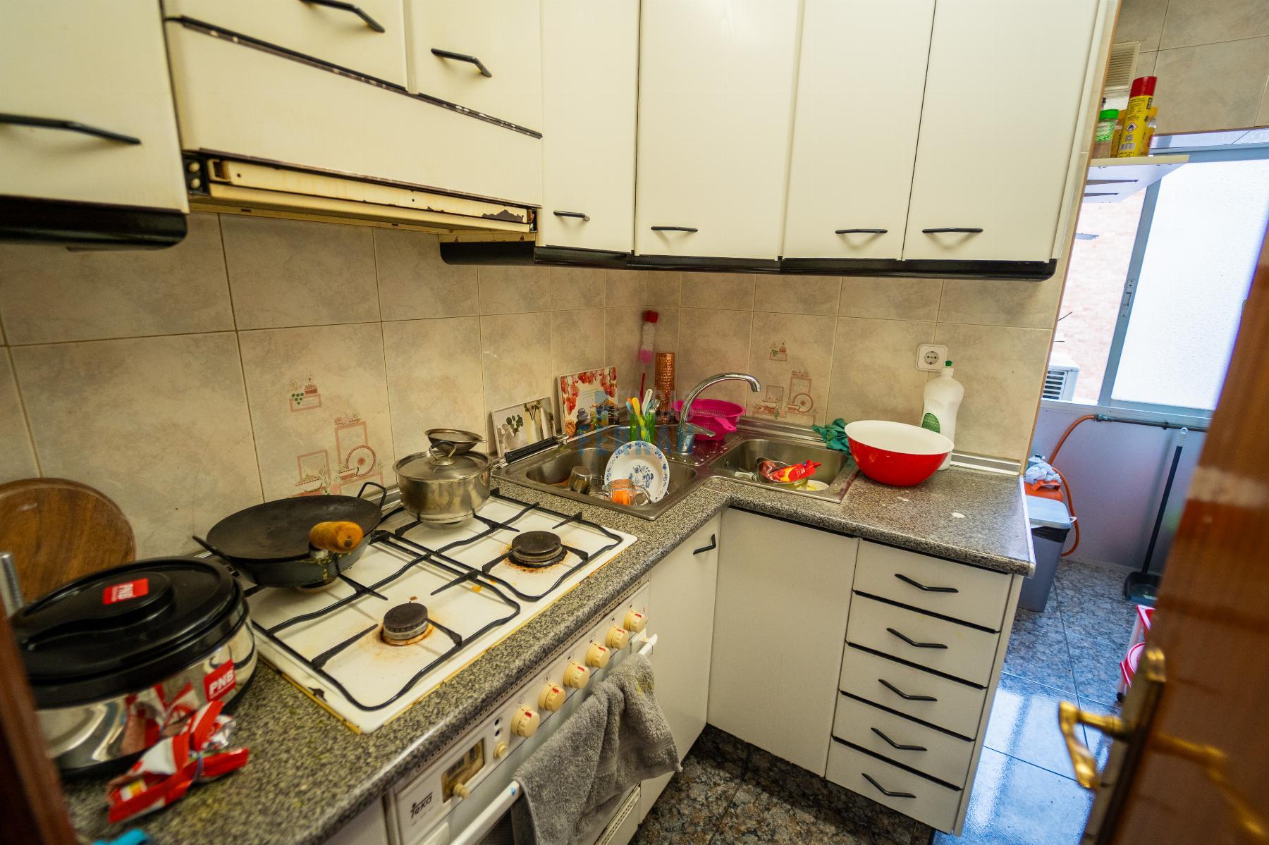For sale of flat in Santa Coloma de Gramanet