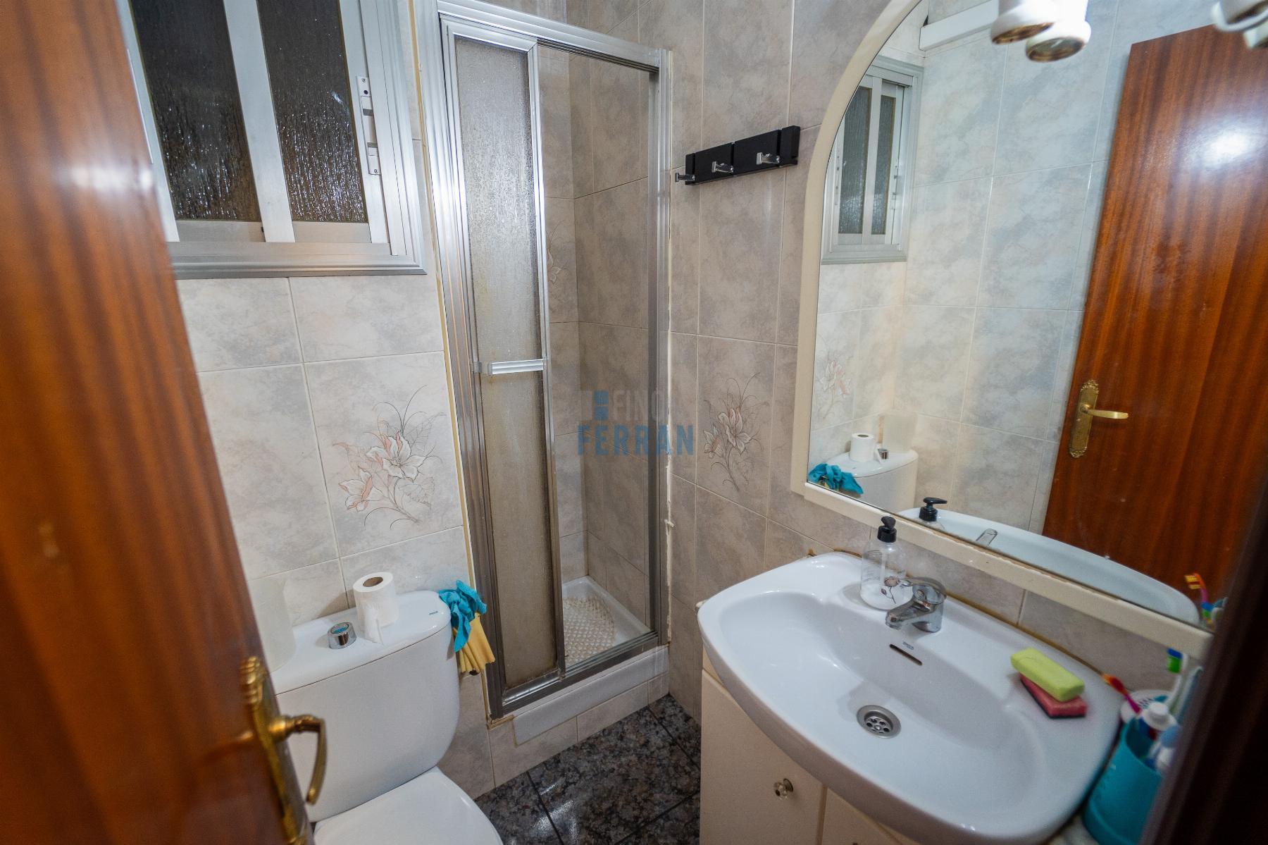 For sale of flat in Santa Coloma de Gramanet