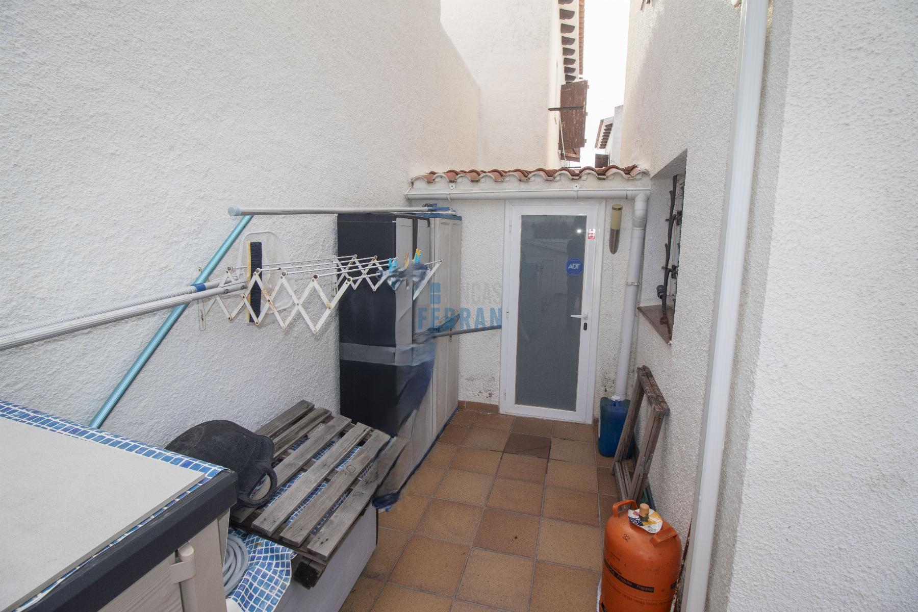 For sale of house in Coma - Ruga