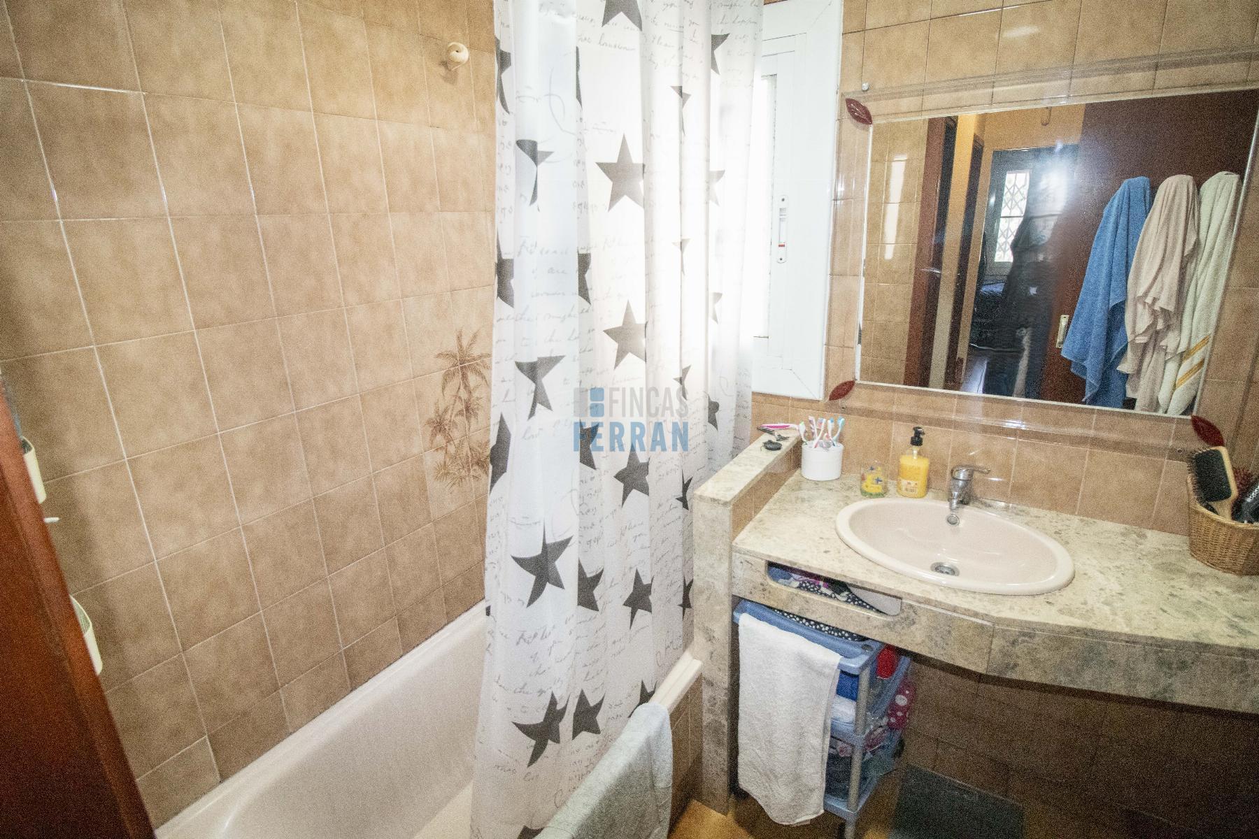 For sale of house in Coma - Ruga