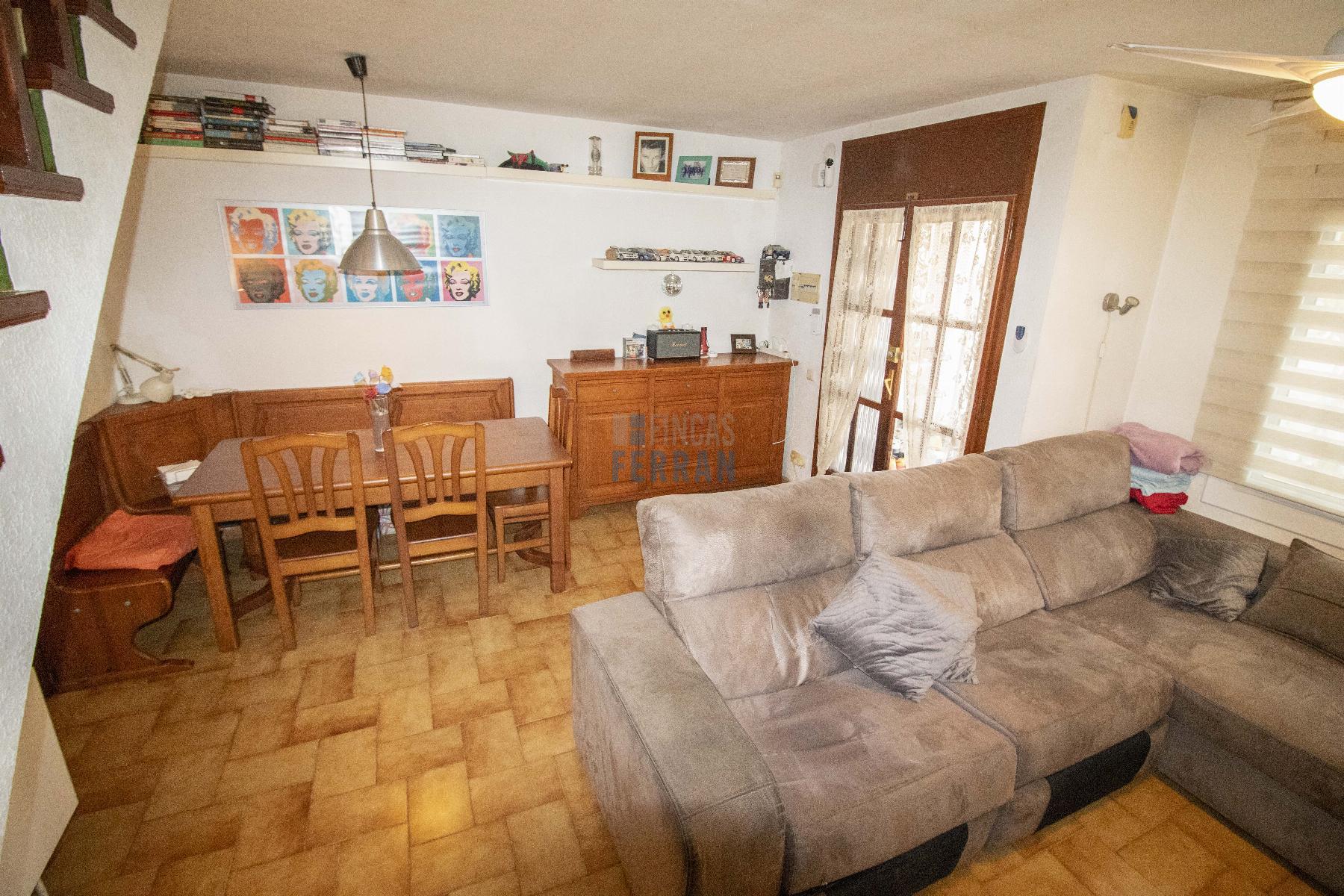For sale of house in Coma - Ruga